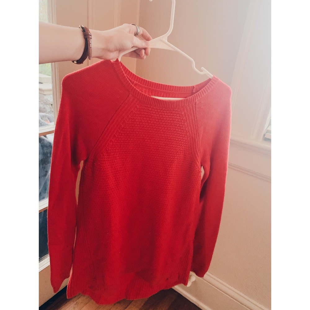 OVERSIZED CORAL SWEATER// FITS LIKE A M-L// LOFT